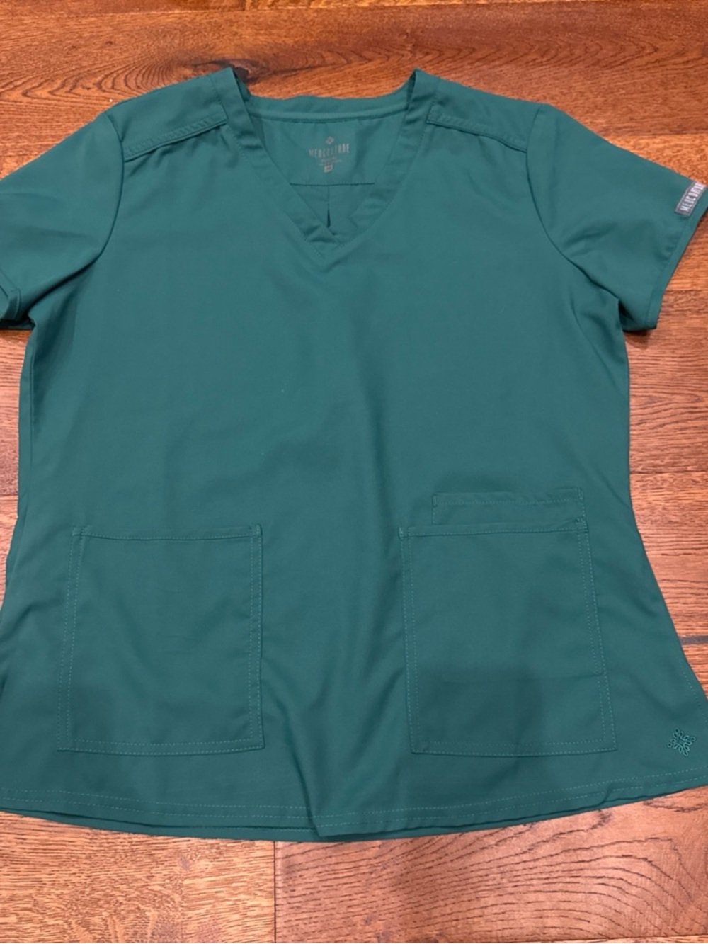 Med Couture Women's Teal V-Neck Short‎ Sleeve Scrub Top